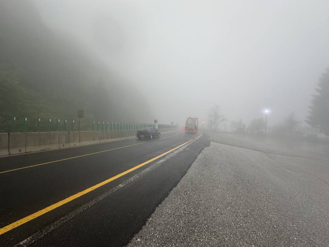 Sürücüler dikkat! Bolu Dağı'nda göz gözü görmüyor 11